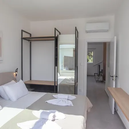 Rent Your Dream Holiday And Look Forward To Relaxing Beside Your Private Pool 1374 Айя-Напа