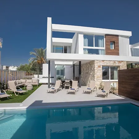 Rent Your Dream Holiday And Look Forward To Relaxing Beside Your Private Pool 1374 Villa *