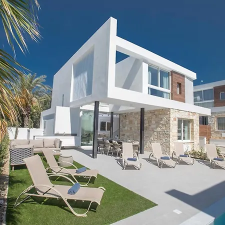 Rent Your Dream Holiday And Look Forward To Relaxing Beside Your Private Pool 1374 Villa *
