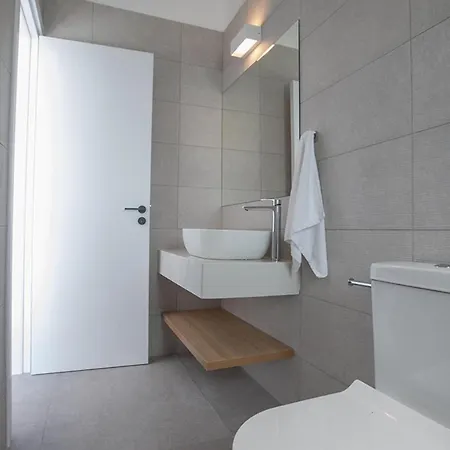 Rent Your Dream Holiday And Look Forward To Relaxing Beside Your Private Pool 1374 Villa *