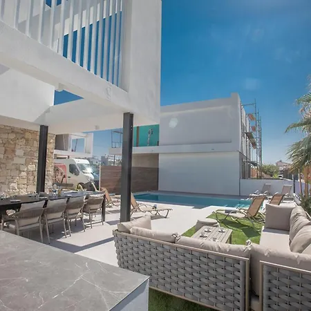 Villa Rent Your Dream Holiday And Look Forward To Relaxing Beside Your Private Pool 1374